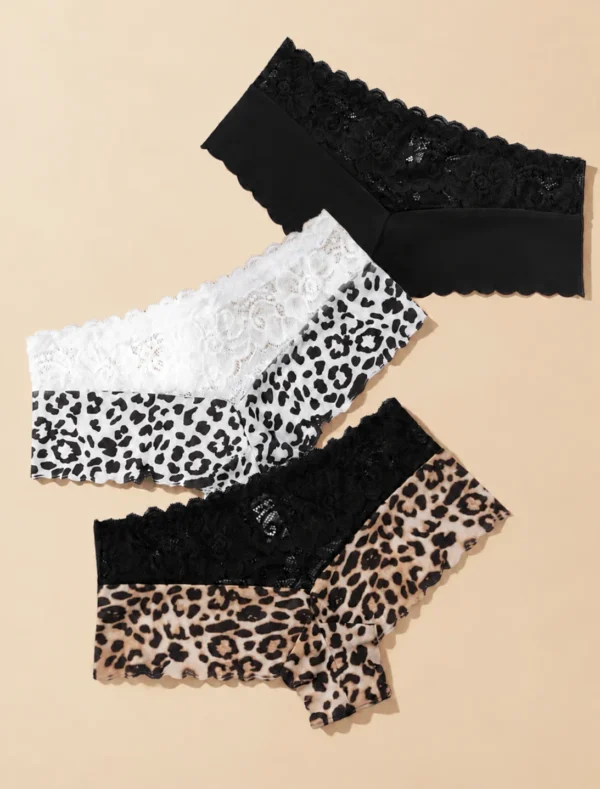 MADDY - Lace mix printed mini booty shorts