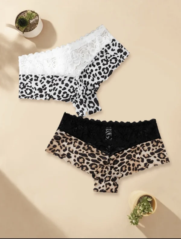 MADDY - Lace mix printed mini booty shorts