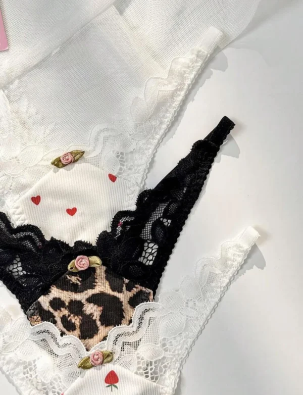 CUTIE - V shaped Printed thongs