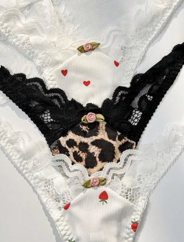 CUTIE - V shaped Printed thongs